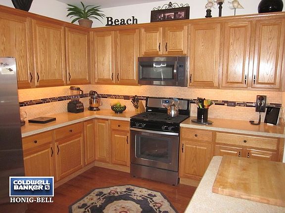 4th image of 13560 Honeysuckle Dr