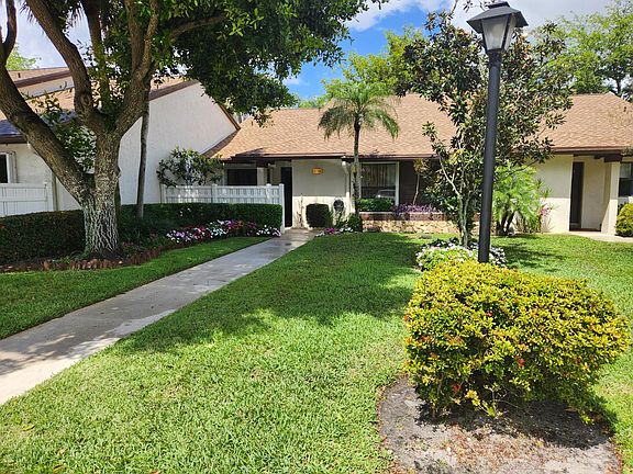 2nd image of 3226 S Carambola Cir S
