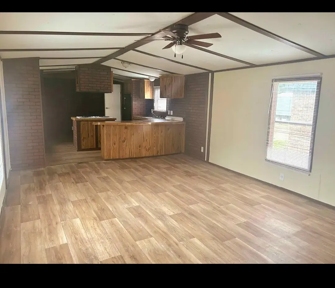 2 bed, $1,050 — Photo 2