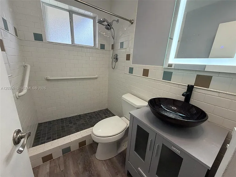 1166 W 24th St — Photo 21