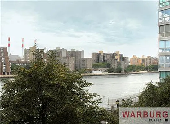 Sold by Warburg | media 10