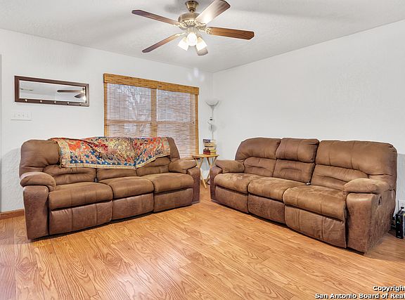 5th image of 10111 Amber Flora Dr