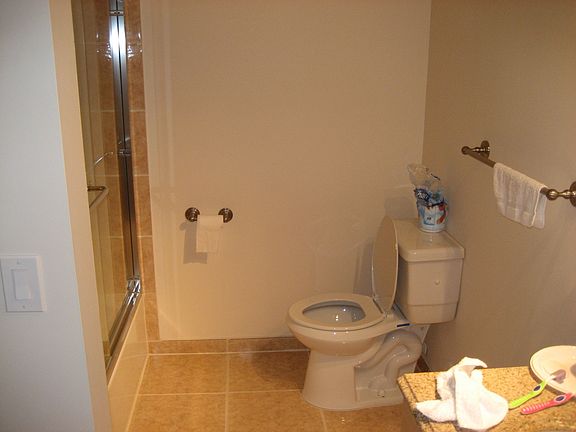 4th image of 604 Gardens Dr APT 101