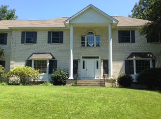 5 Tree Top Ter, Greenwich, CT 06831