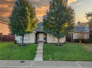 2836 Meadow Way Ln, Dallas, TX 75228