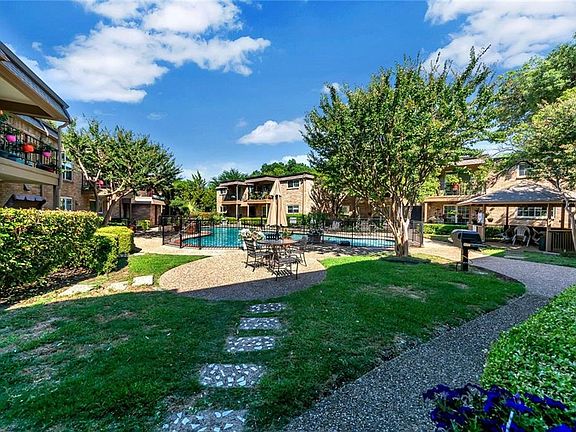 4th image of 7914 Royal Ln #215