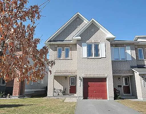4 bed, $2,800 — Photo 1