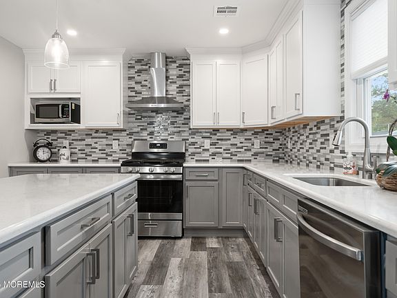 5th image of 303 Chestnut Drive