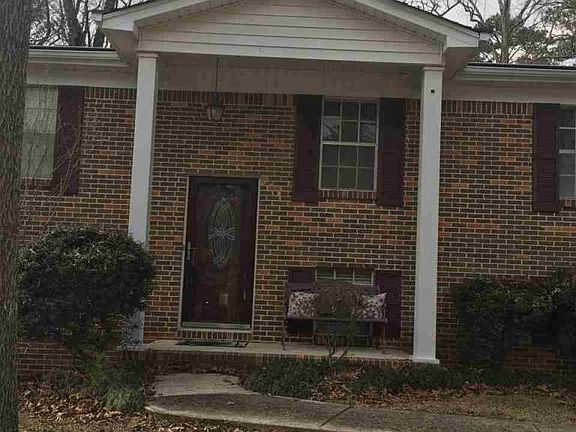 3rd image of 642 Darlene Dr