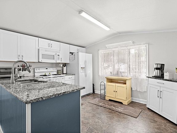 5th image of 1508 Scorpio Ln.
