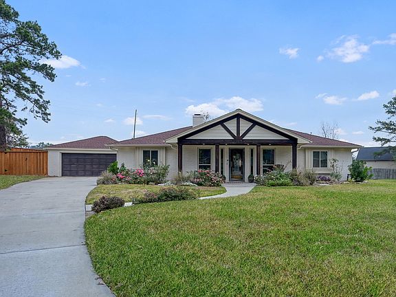 2nd image of 8 Cambridge Cir
