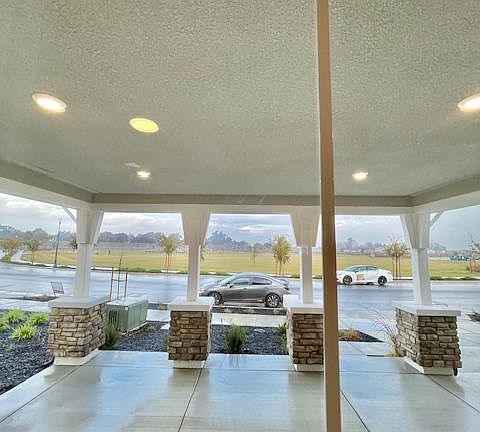 3rd image of 1232 Salinas River St