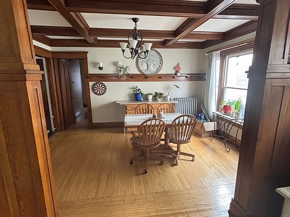 4th image of 161 Saranac Ave