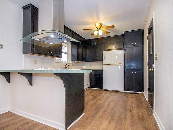 5th image of 2020 N Erstan Ave