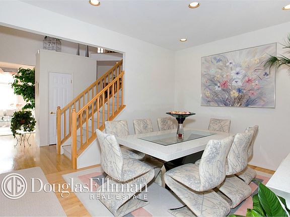 4th image of 83 Deer Valley Dr