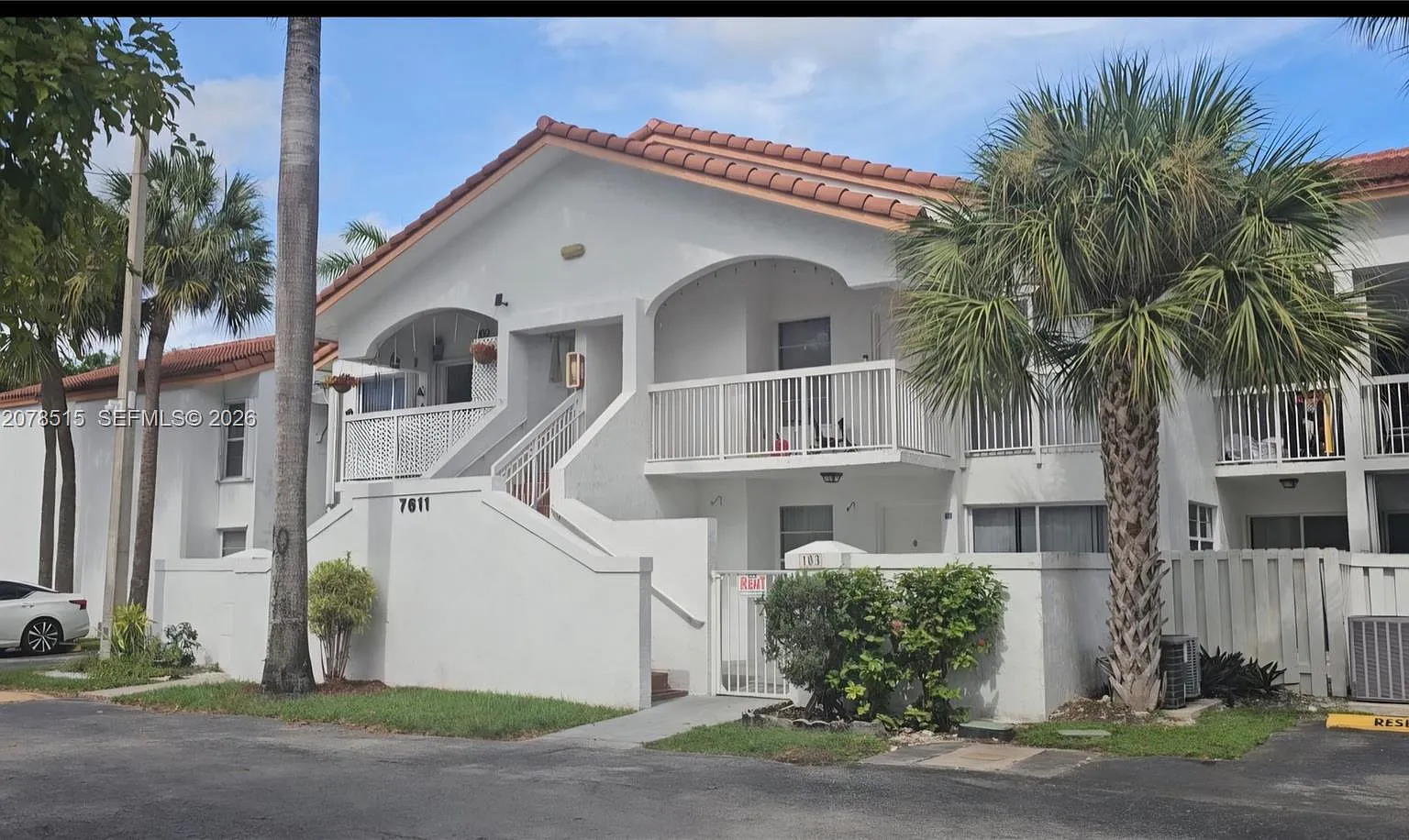 Point Lake Condo Vii — Photo 1