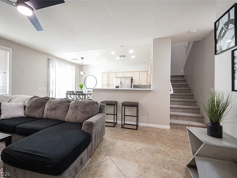 641 Solitude Point Ave — Photo 3