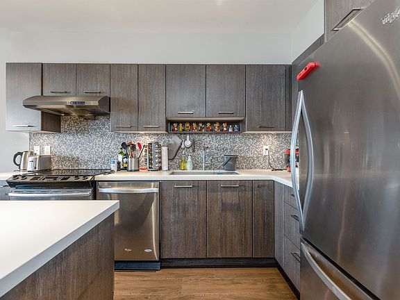 2nd image of 963 Charland Ave #1403