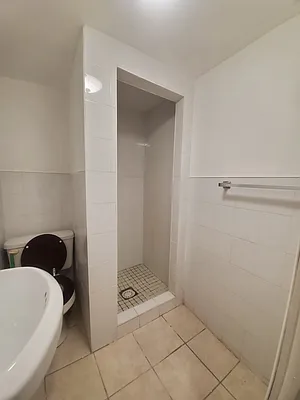 Rented by Paragon Real Estate Corporation | media 4