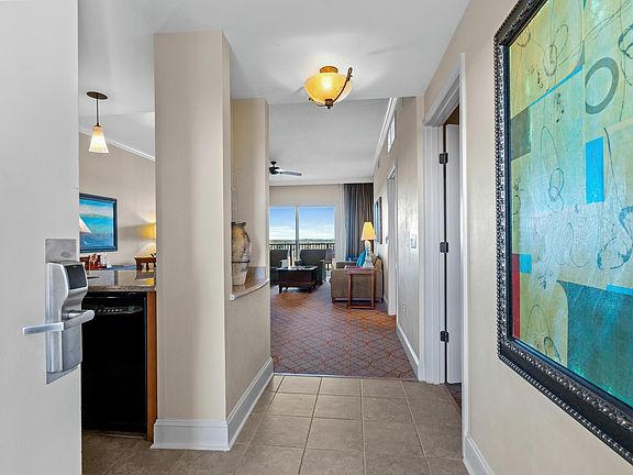 2nd image of 8121 Amalfi Pl. #4-1102