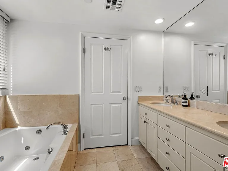 718 Lincoln Blvd #1 — Photo 26