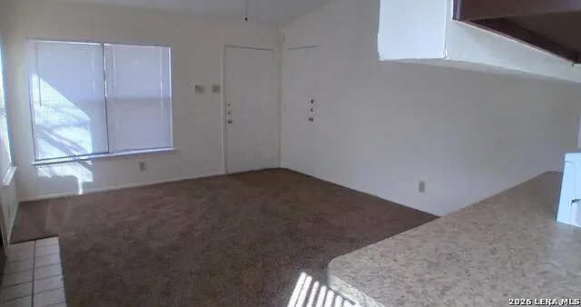 3 bed, 2.0 bath, 984 sqft, $1,250 — Photo 2