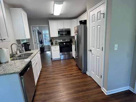 5th image of 157 Dogwood Glen Dr