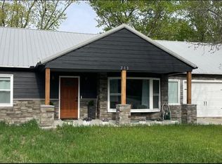 711 High St, Onaga, KS 66521