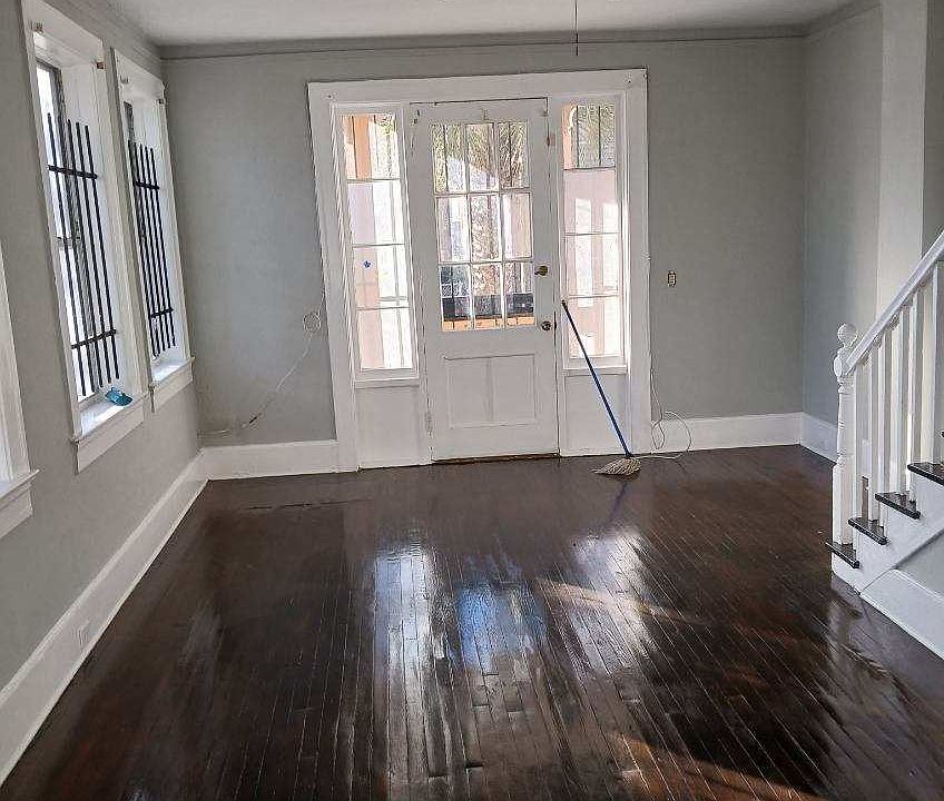 1st image of 143 W 19th St