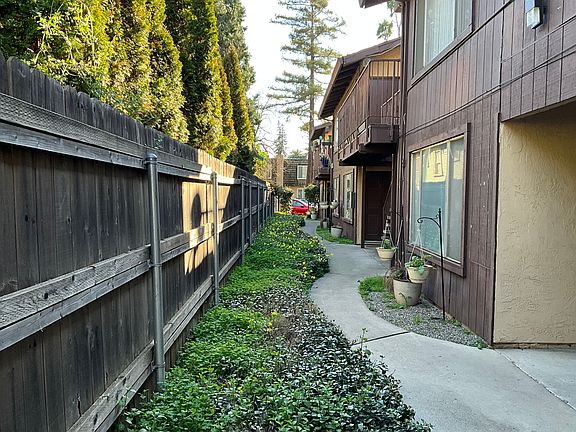 2nd image of 2309 G St APT 8