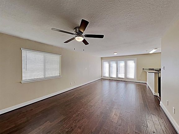 3rd image of 3951 Carriage Park Row