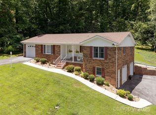149 Long John Dr, Hendersonville, NC 28791