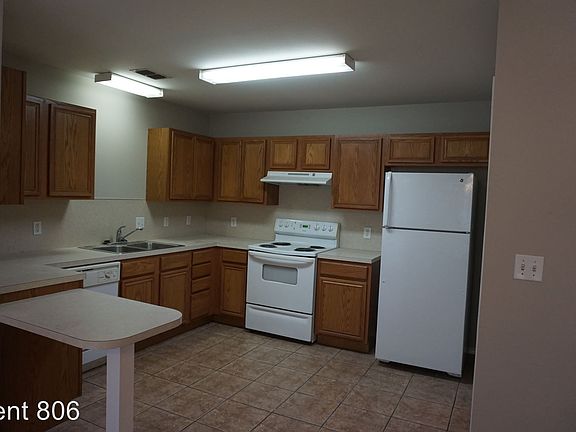 3rd image of 702 N Englewood Ave APT A