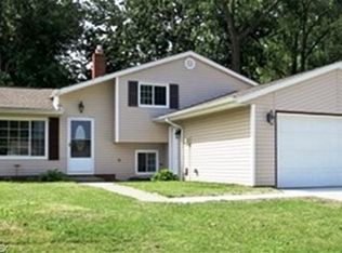 36564 Spindrift Dr, Eastlake, OH 44095