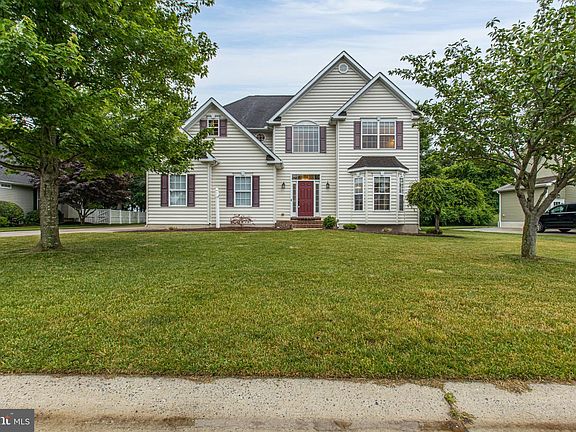 3rd image of 450 Orchard Grove Way