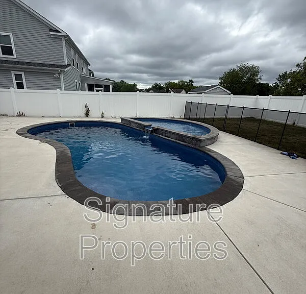 100 Sandalwood Ln — Photo 8