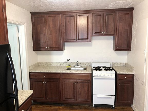 5th image of 40 Fairlawn Ave