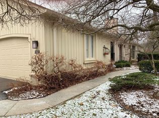 1137 Ivyglen Cir, Bloomfield Hills, MI 48304