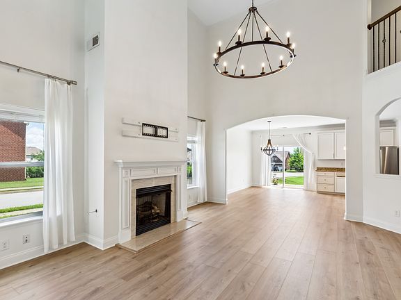 3rd image of 2616 Paddock Park Dr