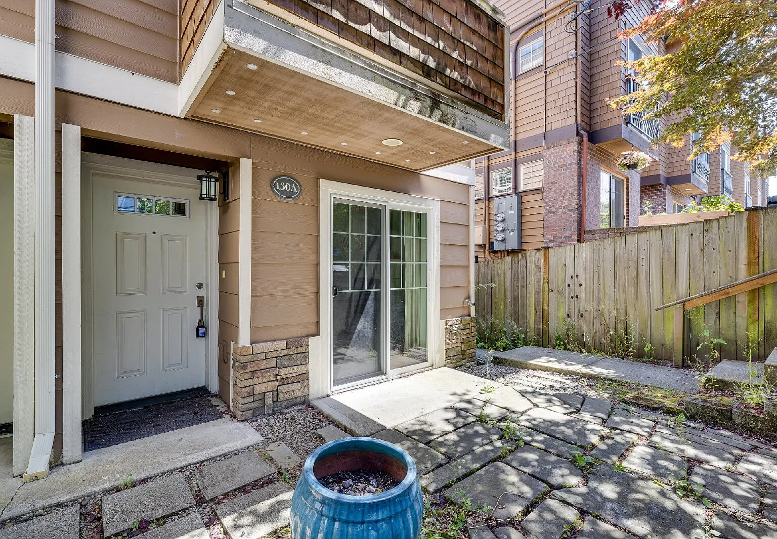 Stylish 3 bedroom townhome in Madison Valley! — Photo 2
