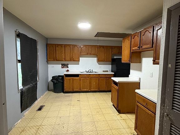 5th image of 1939 E Spruce St