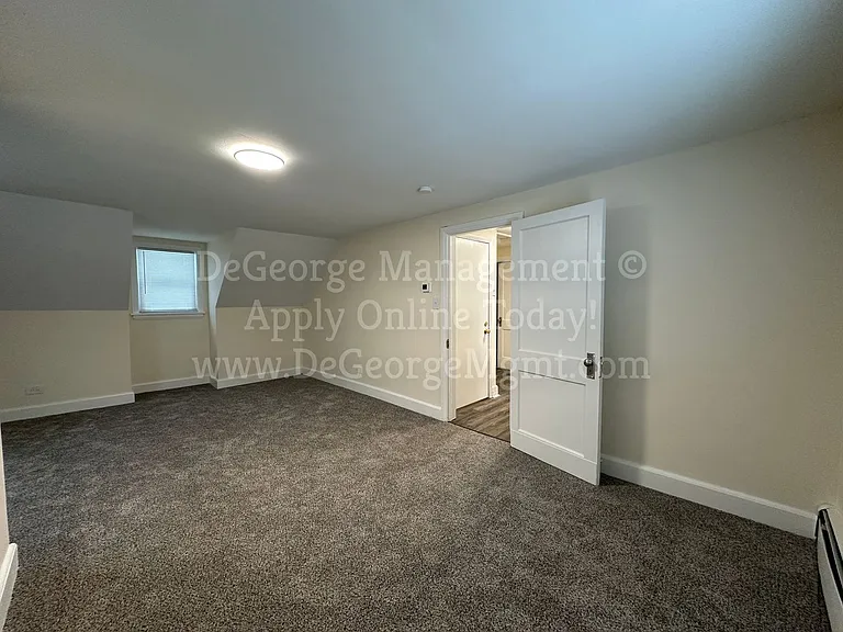 1161 E Union St — Photo 16