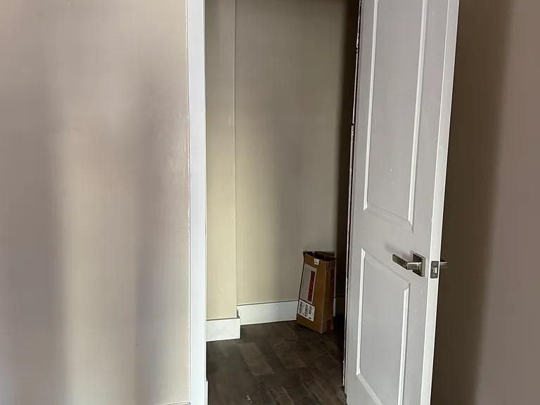 45 Charlotte St #2W — Photo 8