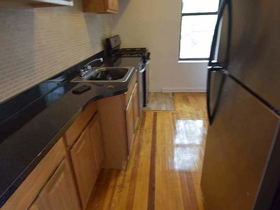 4th image of 25-49 38th St #D4