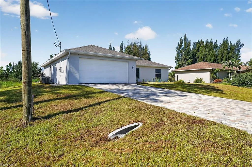 3 bed, 2.0 bath, 1363 sqft, $2,200 — Photo 4