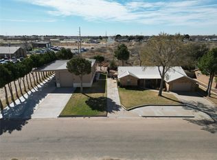 1015-1017 E Tascosa Ave, Kermit, TX 79745