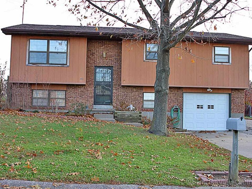 1st image of 100 W Forester Dr