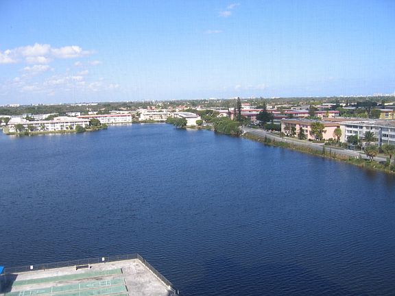 3rd image of 1351 NE Miami Gardens Dr APT 906E
