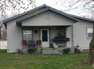 94 N Front St, Exeter, MO 65647