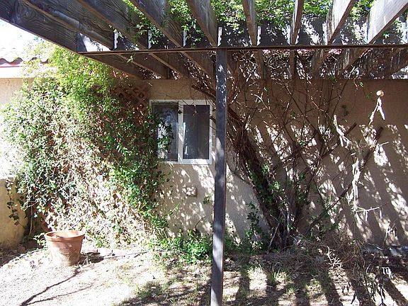 3rd image of 1324 E Blue Darter Ln